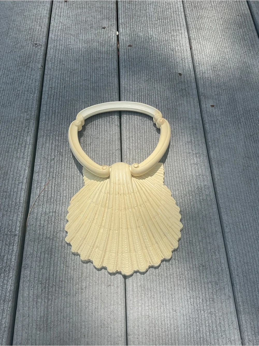 Vintage Shell-Shaped towel holder made in the USA Resin MCM